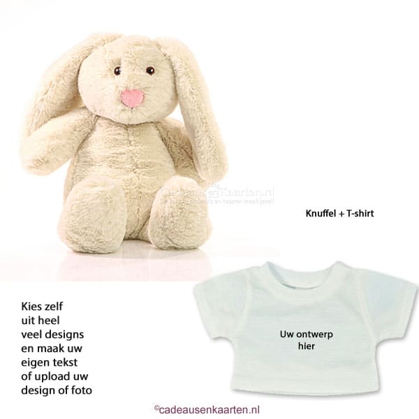 Knuffel konijn minifeet met eigen ontwerp op T-shirt